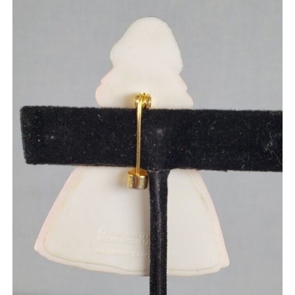 Vintage 1996 Hallmark Barbie Sweet Valentine Pink Dress Lapel Pin Brooch - Picture 6 of 10